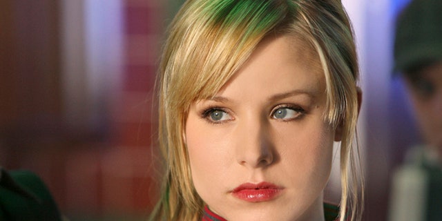 This 2007 publicity photo supplied by the CW shows Kristen Bell, who plays the title role in "Veronica Mars" on The CW Network.