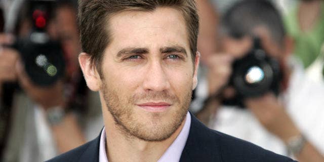 American actor Jake Gyllenhaal poses during a photo call for the film "Zodiac," at the 60th International film festival in Cannes, southern France, on Thursday, May 17, 2007. (AP Photo/Francois Mori)
