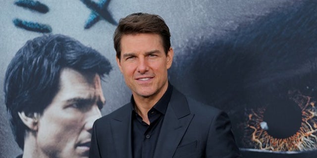 Actor Tom Cruise arrives for the premiere of the film "The Mummy" in New York, U.S., June 6, 2017. REUTERS/Lucas Jackson - RC146F9F0DE0
