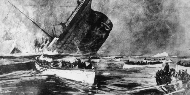 Titanic Controversy Sub Used In Underwater Expedition Hit Famous Wreck Say Court Documents Fox News - getting rekt in roblox titanic battle or destroy titanic
