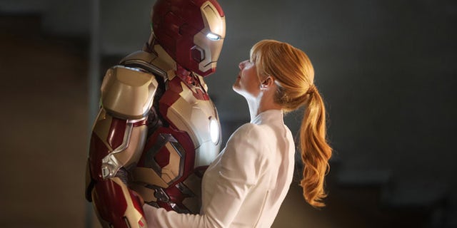 4c8d1c13-Film-Downey and Paltrow