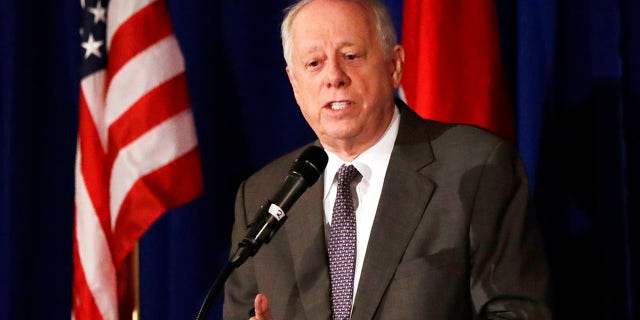 Democratic Senate candidate Phil Bredesen has said that the Senate Judiciary Committee should vote if Brett Kavanaugh's accuser does not testify.