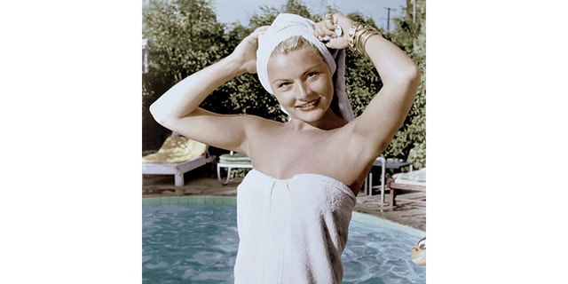 A young Barbara Payton headed to Hollywood to become a star.