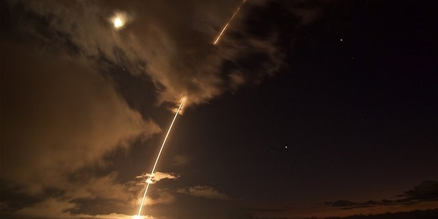 The U.S. Missile Defense Agency said Wednesday that it successfully shot down a medium-range ballistic missile of the coast of Hawaii.