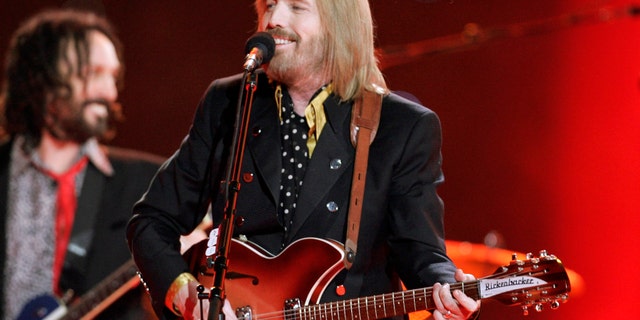 Singer Tom Petty and the Heartbreakers