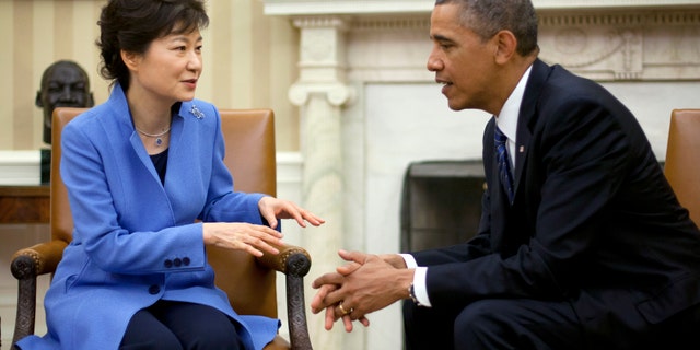President Barack Obama and South Korean President Park Geun-Hye meet in the Oval Office of the White House, May 7, 2013.