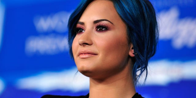 HOLLYWOOD, CA - NOVEMBER 19: Actress Demi Lovato attends the premiere of Walt Disney Animation Studios' 'Frozen'at the El Capitan Theatre on November 19, 2013 in Hollywood, California. (Photo by Frazer Harrison/Getty Images)