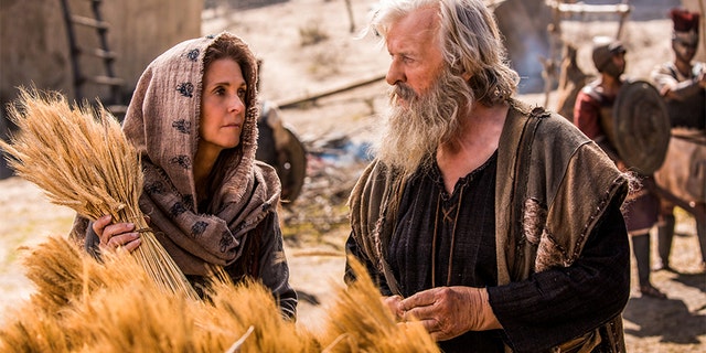 Actress Lindsay Wagner filming a scene with Rutger Hauer for the biblical drama "Samson."