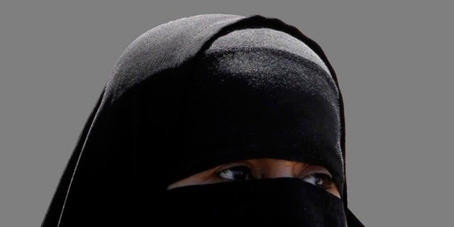 A bill has come foward in Sri Lanka to ban the burqa after the deadly Easter Sunday attacks.