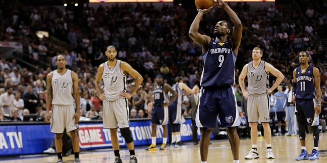 Memphis Grizzlies' Tony Allen throws a free-throw during the second half in Game 2 of the Western Conference finals NBA basketball playoff series, Tuesday, May 21, 2013, in San Antonio. (AP Photo/Eric Gay)