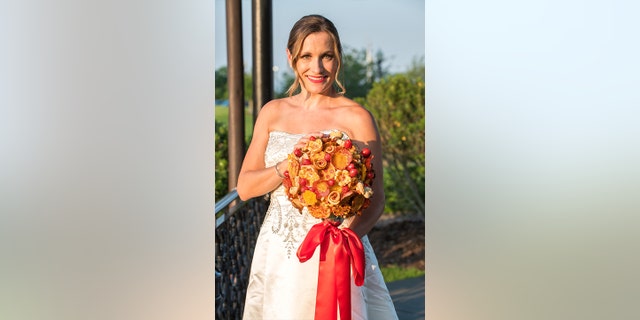 Not just any ordinary edible arrangement, the blooms will feature “freshly prepared pizza dough, 100% whole milk mozzarella, fresh California tomatoes and zesty pepperoni.”