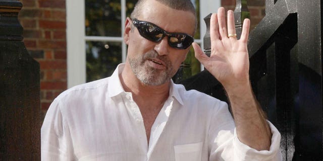 Singer George Michael has reportedly been hospitalized with pneumonia in Vienna.
