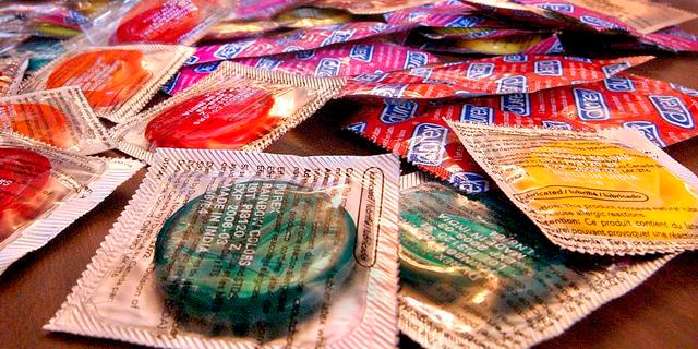 7862a9df-FLAVORED CONDOMS