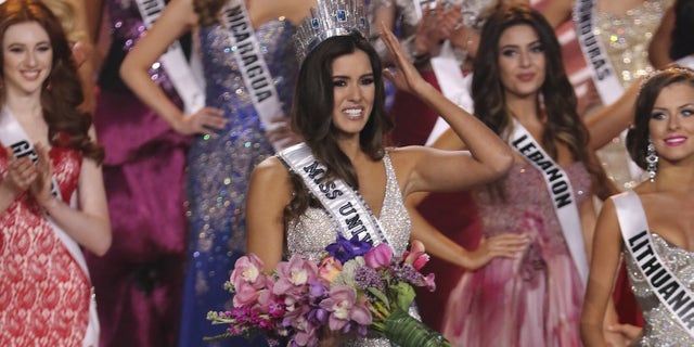 Miss Colombia Paulina Vega is crowned Miss Universe 2014.