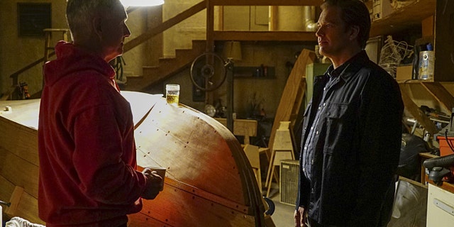 DiNozzo (Michael Weatherly) tells Gibbs (Mark Harmon) he's leaving the service on 'NCIS'