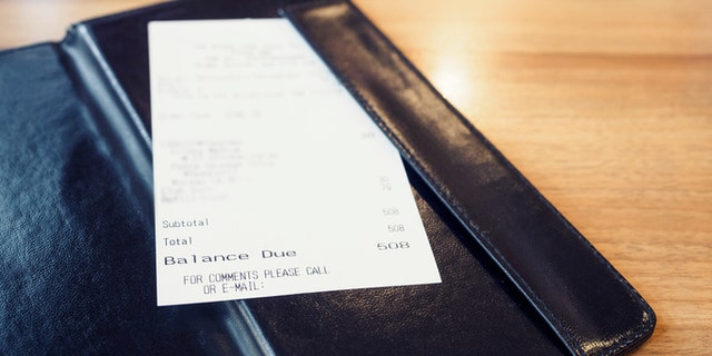 A restaurant in Brooklyn is leaving political notes on receipts.
