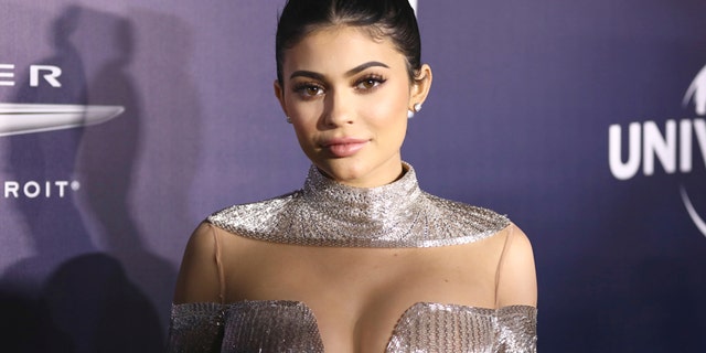 98870fe5-kylie jenner ap