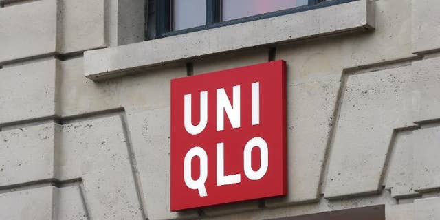 How to get to Uniqlo in Melbourne by Bus Tram or Train