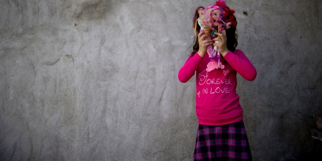 The teacher abided by non-binary doll Nash's preferred pronouns in a class with "four" and "five-year-old" students.