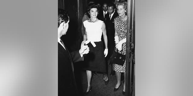 Jackie Kennedy with her best friend Rachel "Bunny" Mellon (right).