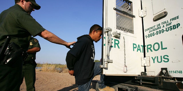 57098478DM042_Arizona_Strug