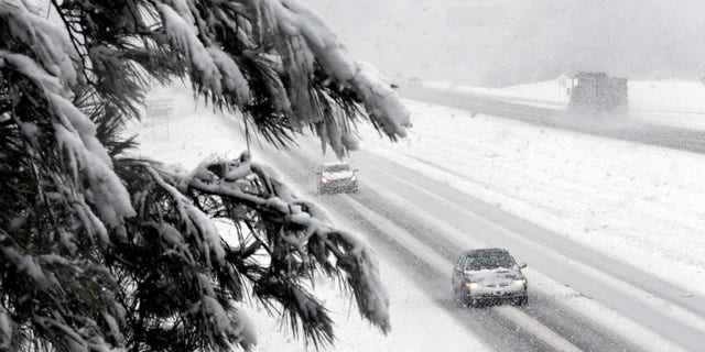 Jan. 17, 2013: Heavy fall snows along Interstate-65 in Hartselle, Ala.