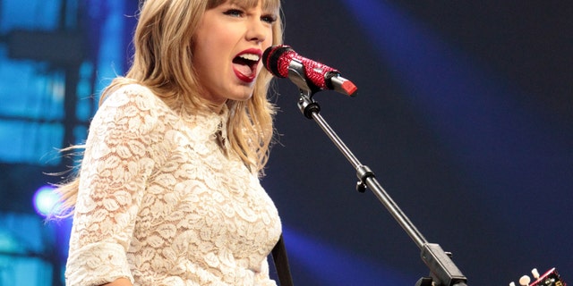 95748770-American Music Awards