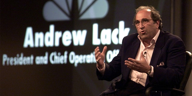 Andrew Lack, NBC's President and Chief Operating Officer, answers
questions from reporters during NBC's Summer Press Tour July 20, 2001,
in Pasadena, California.
AL/JP - RP2DRINKOOAA