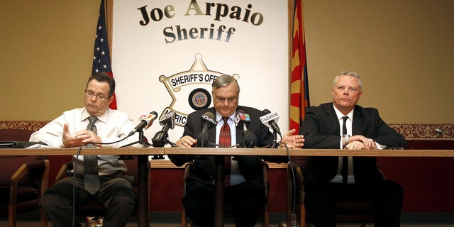 Amid Calls For His Resignation Arpaio Apologizes For The Mishandling Over 400 Sex Crime Cases 