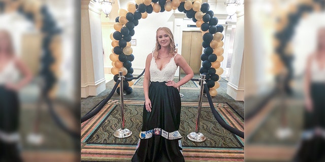 One thoughtful Florida teen gave back to her local community in a creative way on prom night.