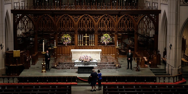 U.S. Secret Service agents reportedly seen flanking Bush's casket on Friday.