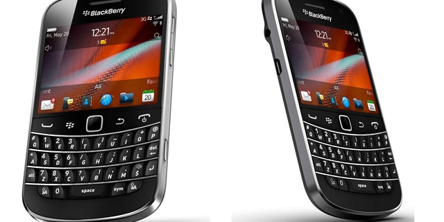The Blackberry Bold 9900, a touchscreen version of the popular smarthphone, will be unveiled this summer, the company said.