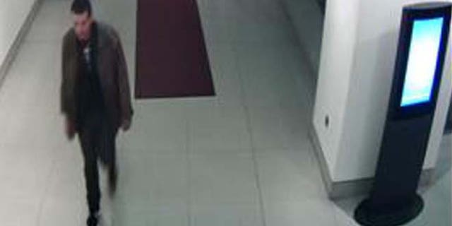 In this image taken from CCTV and made available April 6, 2014 from Britain's Metropolitan Police, showing 32-year old Philip Spence entering the lobby of the Cumberland Hotel in London before he savagely beat three sisters in a ''sustained and vicious'' hammer attack as they slept with their young children in the luxury hotel. (AP/ Metropolitan Police)