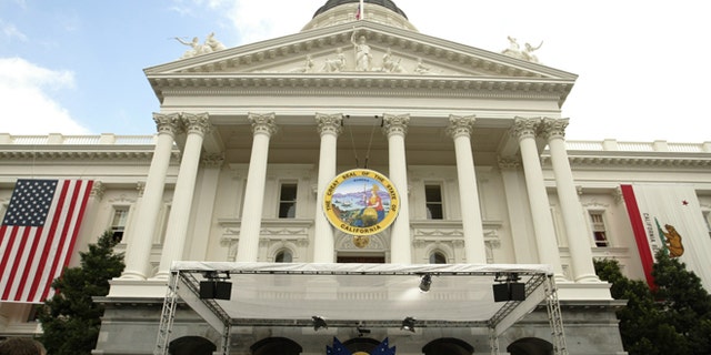 FILE: 2003: The California state capital building in Sacramento, Calif.