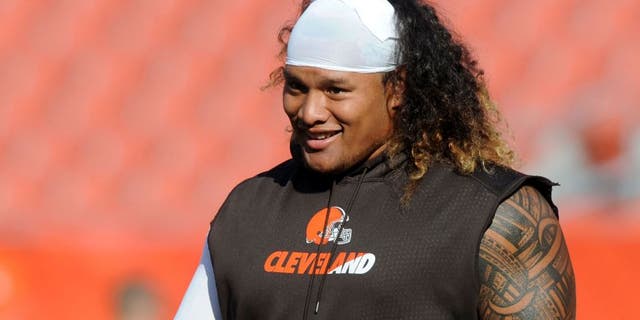 Aug 13, 2015; Cleveland, OH, USA; Cleveland Browns defensive tackle Danny Shelton (71) warms up in his lava lava before the NFL preseason game game between the Cleveland Browns and the Washington Redskins at FirstEnergy Stadium. Mandatory Credit: Ken Blaze-USA TODAY Sports
