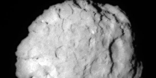 The Stardust spacecraft flew by Comet Wild 2 on Jan. 2, 2004. This image is the closest short exposure of the comet.