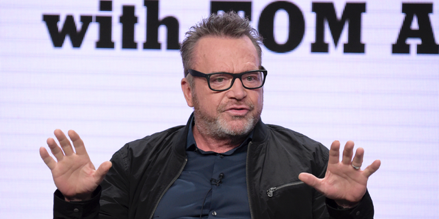 Tom Arnold suggested that liberals take up arms against unmarked police.