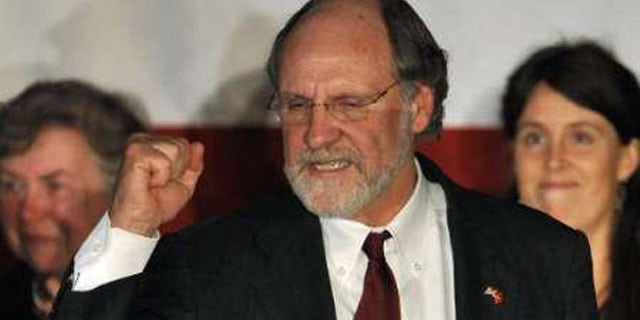 New Jersey Governor Jon Corzine (D-NJ) concedes defeat to GOP candidate Chris Christie at his election headquarters in East Brunswick, New Jersey, November 3, 2009. (Reuters)