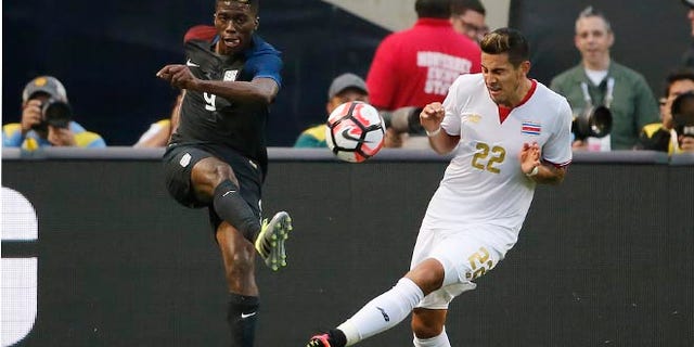 United States' Gyasi Zerdes and Costa Rica's Ronald Matarrita during a Copa America match on June 7, 2016.