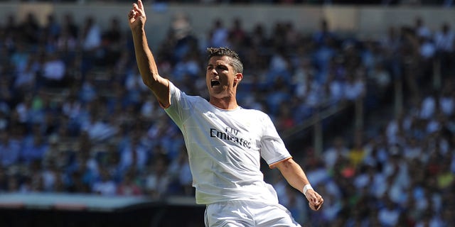 MADRID, SPAIN - SEPTEMBER 01: Cristiano Ronaldo of Real Madrid reacts during the La Liga match between Real Madrid CF and Athletic Club Bilbao at estadio Santiago Bernabeu on September 1, 2013 in Madrid, Spain. (Photo by Denis Doyle/Getty Images)