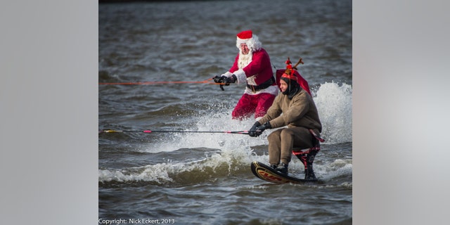 2013 Water Skiing Santa at National Harbor (49)