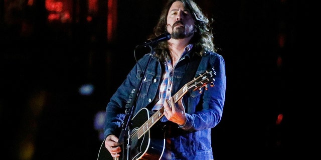 Dave Grohl provided food for California firefighters.