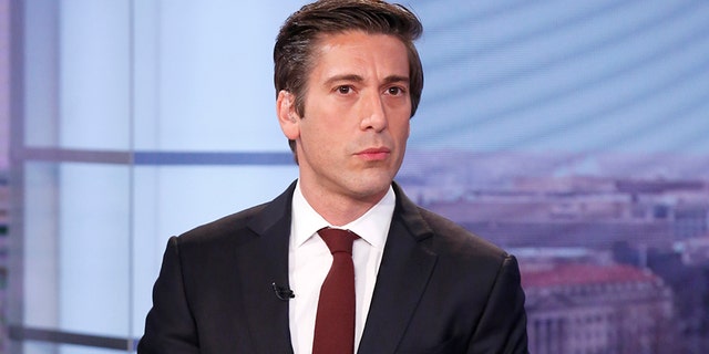 دیوید مویر گوینده ABC News با کریس کریستی فرماندار سابق نیوجرسی در جلسه استماع روز سه شنبه کمیته منتخب مجلس نمایندگان در 6 ژانویه درگیر شد.