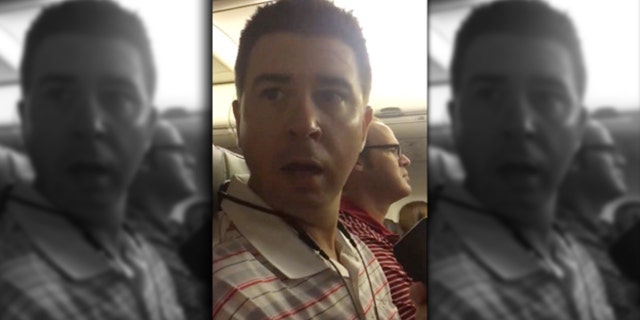 A Tampa woman surprised her husband on board their Chicago-bound flight by having the flight crew help her announce her pregnancy.