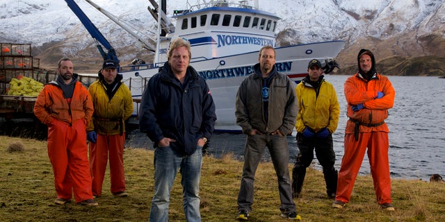 Northwestern. Deckhand Matt Bradley, Engineer/Deckhand Norm Hansen, Captain Sig Hansen, Relief Captain/Deckboss Edgar Hansen, Deckhand Jake Anderson, Deckhand Nick Mavar.