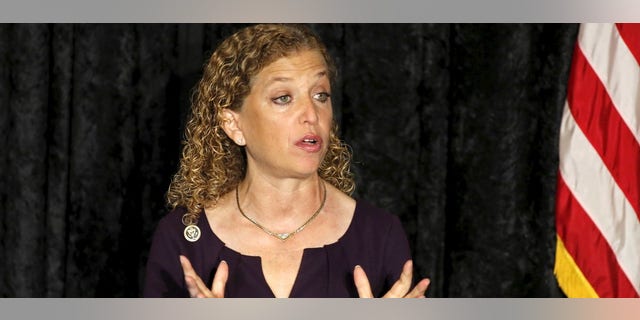 Democratic Florida Rep. Debbie Wasserman Schultz speaks before introducing Vice President Joe Biden at a meeting with Jewish community leaders at the David Posnack Jewish Community Center in Davie, Fla., Sept. 3, 2015. (REUTERS/Joe Skipper)