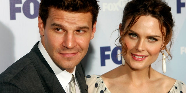 Actor David Boreanaz and actress Emily Deschanel from the show "Bones" arrive at the Fox Upfront after-party at Wollman Rink in Central Park in New York City May 15, 2008.