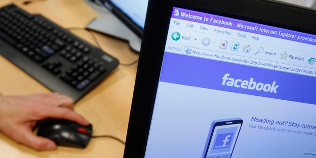 A Facebook page is displayed on a computer screen in Brussels April 21, 2010. Over the past six years, social networking has been the Internet's stand-out phenomenon, linking up more than one billion people eager to exchange videos, pictures or last-minute birthday wishes.  To match feature: INTERNET-SOCIALMEDIA/PRIVACY REUTERS/Thierry Roge   (BELGIUM - Tags: SOCIETY BUSINESS)