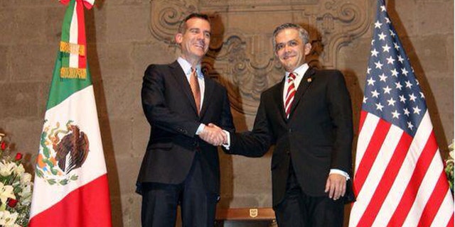 Mayor Eric Garcetti meets with Mexico City Mayor Miguel Mancera. (Photo by Mayor of Los Angeles)