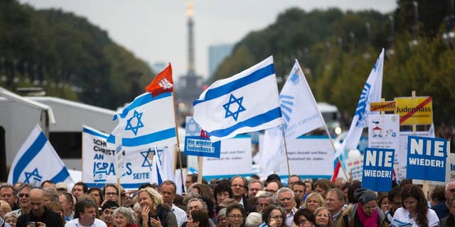 Germans rally against anti-Semitism